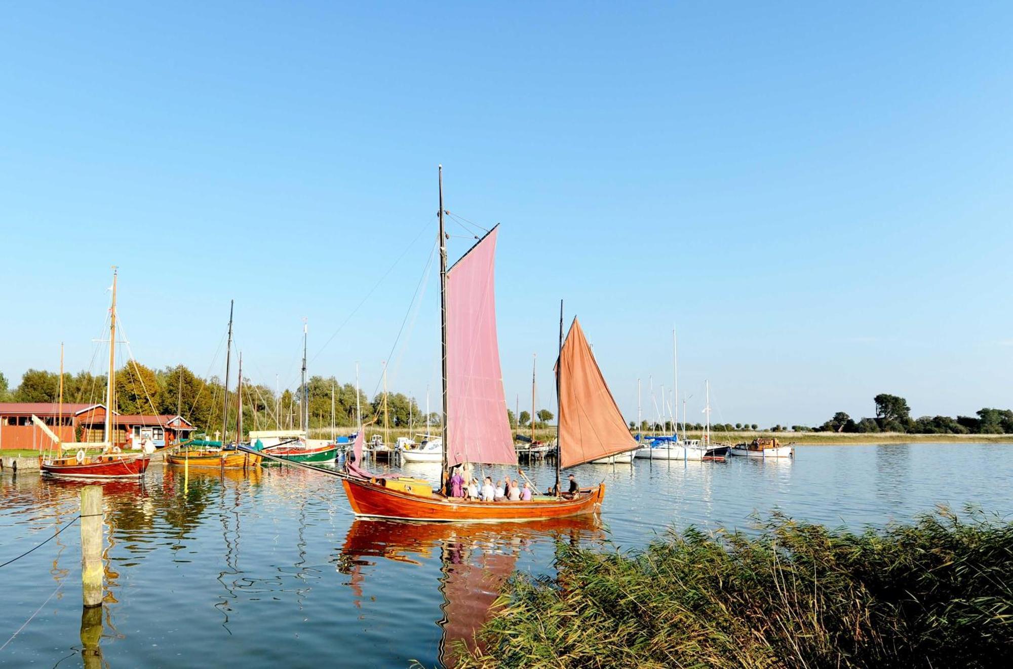 Meerblick Mit Kamin Am Saaler Bodden Wustrow  Exterior photo